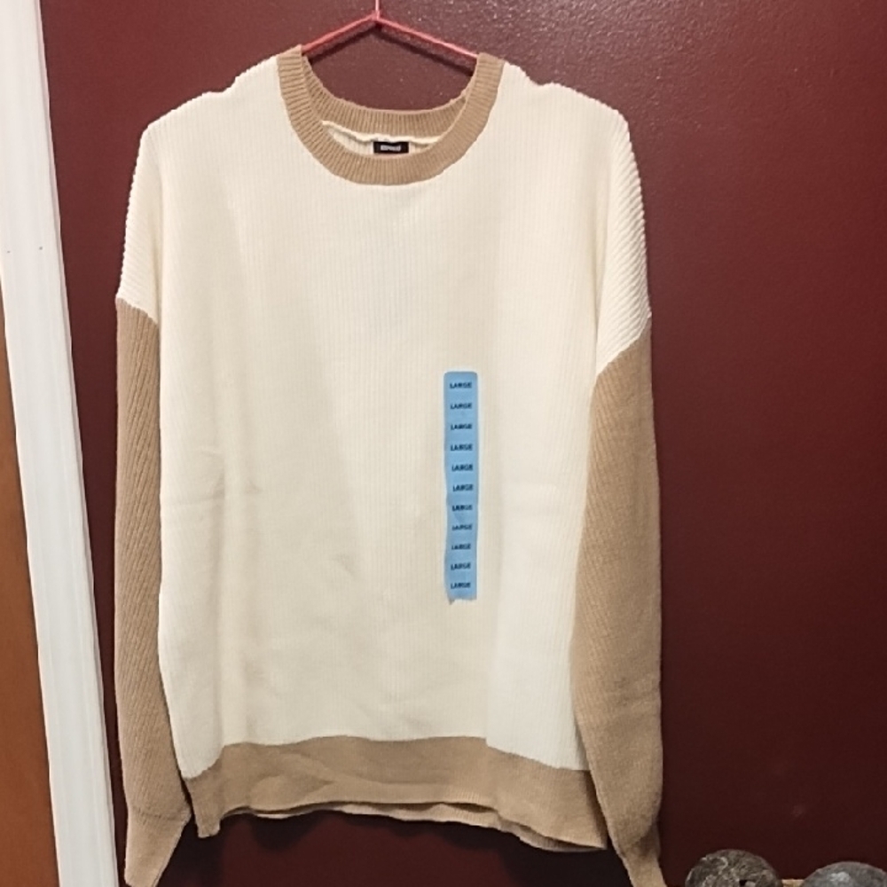 Women's Cream and Tan Sweater